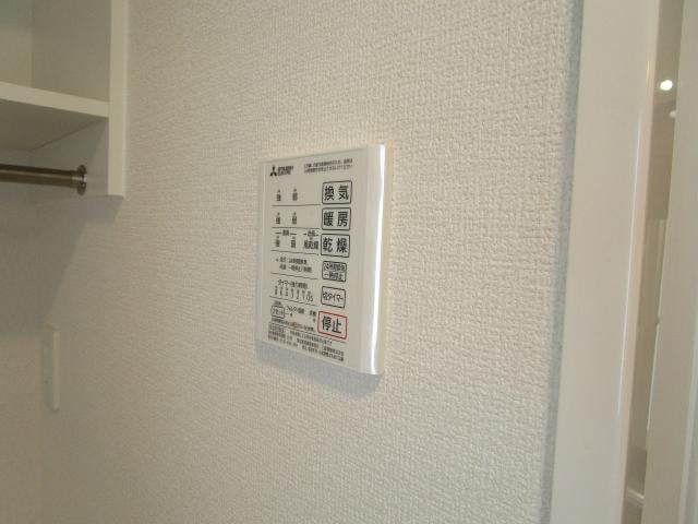 物件内観写真32　(浴室換気乾燥機)