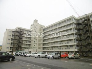 日商岩井中山マンション外観写真