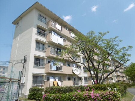鈴蘭台第２団地　２０号棟外観写真