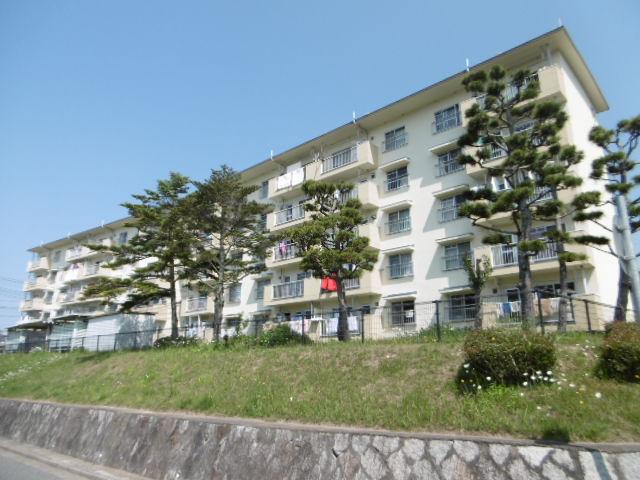 鈴蘭台第１団地　４号棟