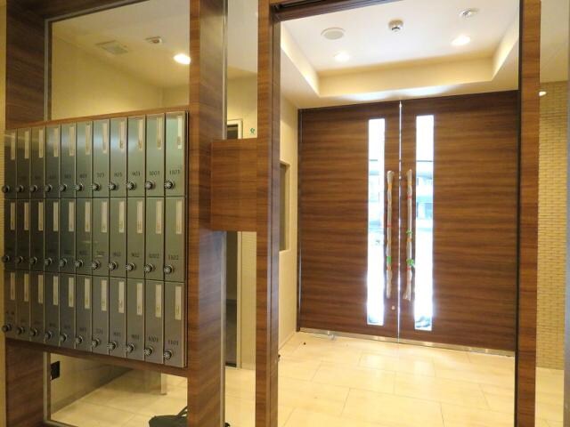 物件外観写真2　(オートロック・防犯カメラ付でセキュリティ安心です)