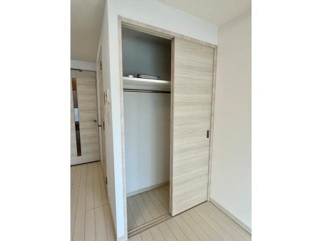 物件内観写真12　(大型クローゼット付です)