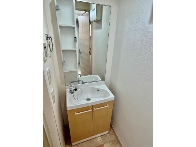 物件内観写真15　(独立洗面台です)
