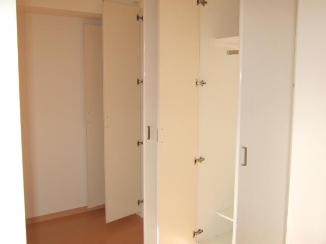 物件内観写真9　(クローゼットです)