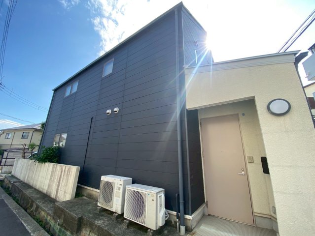 Y's Terrace House