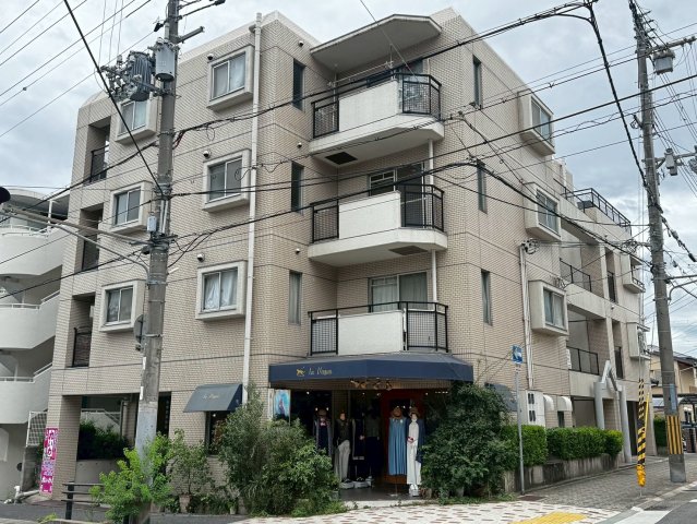 メゾンミヤマエ