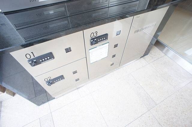 物件外観写真5　(宅配ボックス)