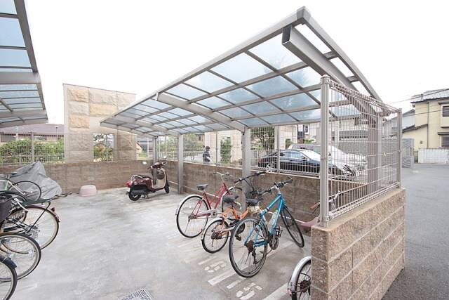 物件外観写真5　(駐輪場)