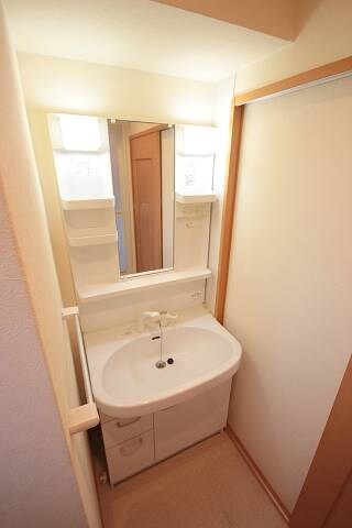 物件内観写真11　(シャンプードレッサー☆洗面台)