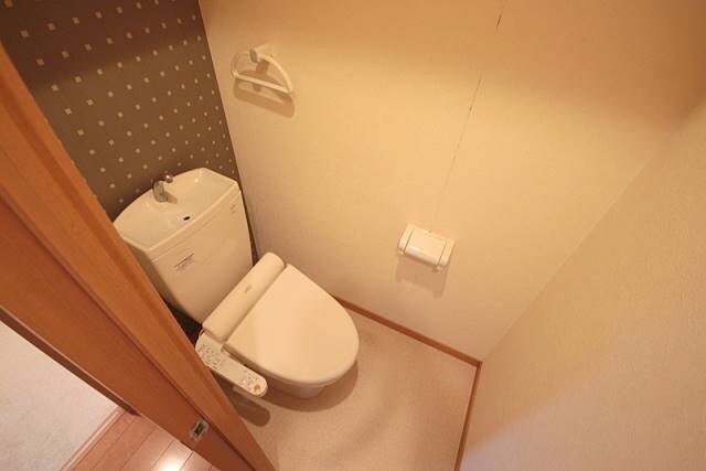 物件内観写真12　(ウォシュレット完備☆トイレ)