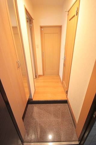 物件内観写真14　(玄関ホール)