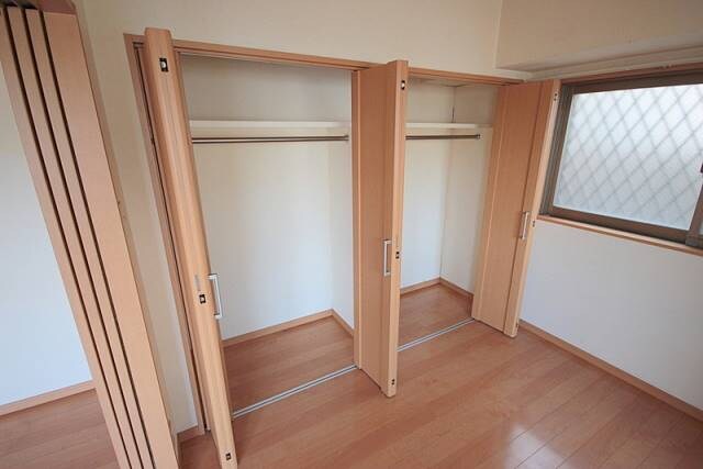 物件内観写真18　(広々としたクローゼット)