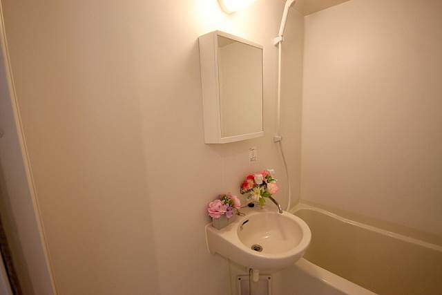 物件内観写真8　(洗面台)