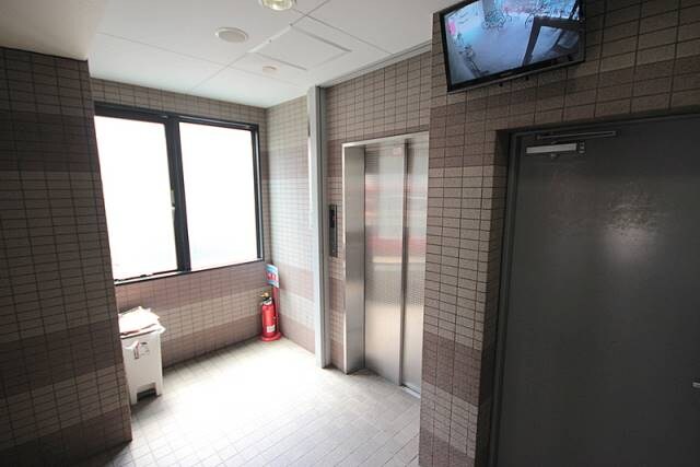 物件外観写真5　(エレベーター)