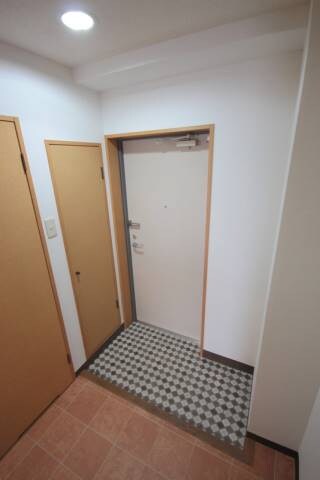 物件内観写真14　(玄関)