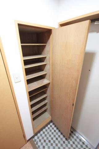 物件内観写真20　(シューズボックス玄関)