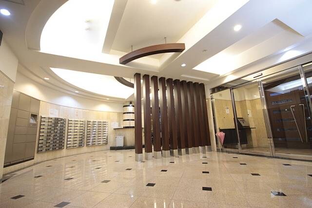 物件外観写真1　(エントランス)