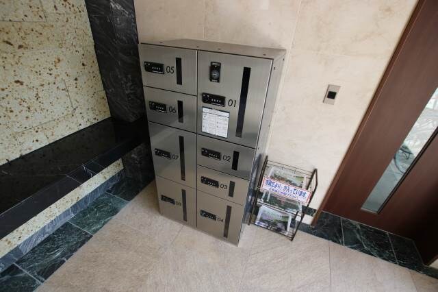 物件外観写真4　(宅配ボックス)