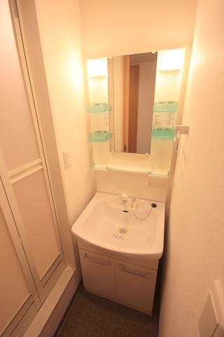 物件内観写真12　(シャンプードレッサー☆洗面台)