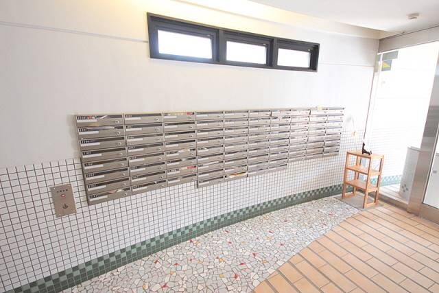 物件外観写真4　(集合ポスト)