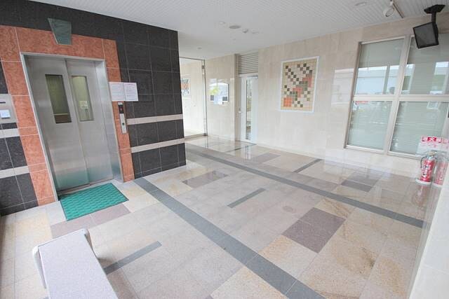 物件外観写真4　(エレベーター☆ラウンジ)