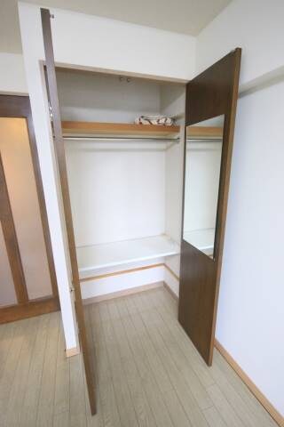 物件内観写真11　(クローゼット)
