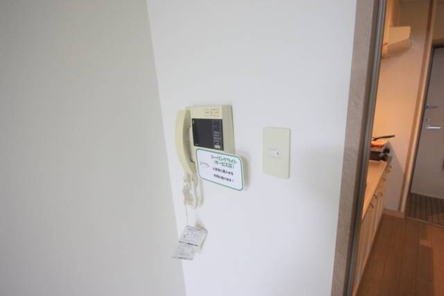 物件内観写真14　(TVモニター付きインターホン)
