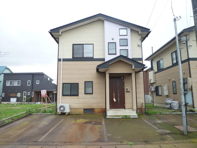長倉西町貸家