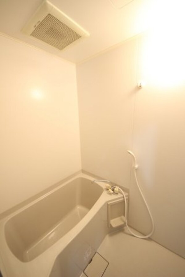 浴室(同施工会社同型タイプの別のお部屋です)