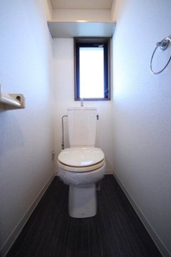 トイレ(同施工会社の同型モデルの別のお部屋のお写真です)