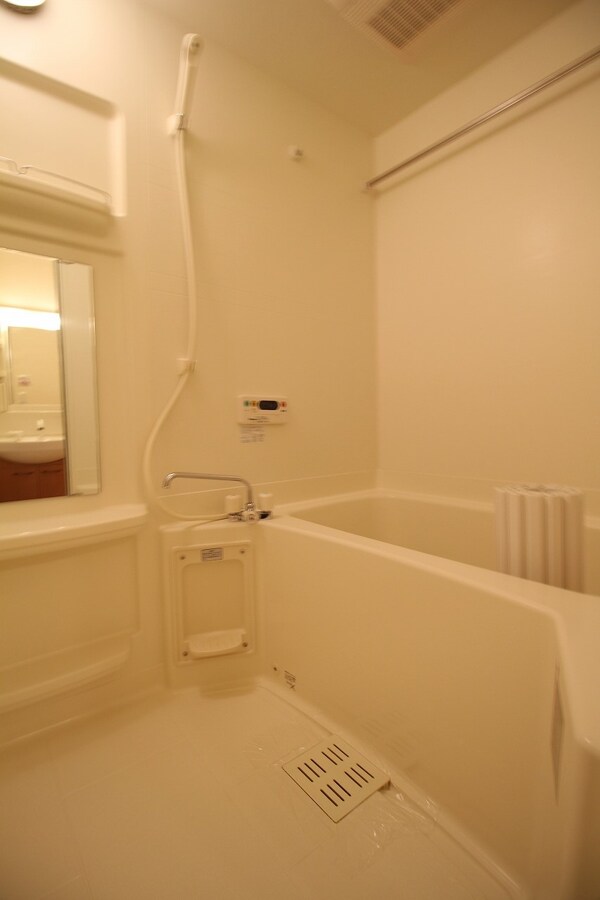 浴室(同施工会社同型反転タイプの別のお部屋のお写真です)