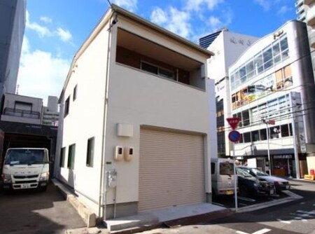 ファミーユ荒神町外観写真