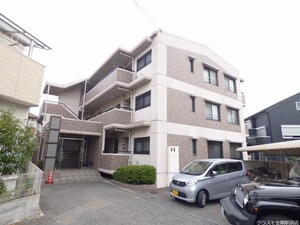 クレアヤマモトマンション外観写真
