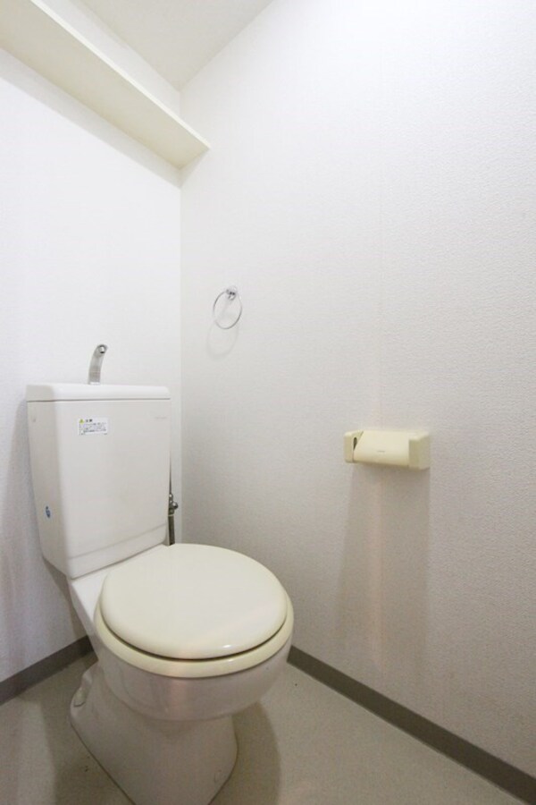 トイレ(温水洗浄機能付き便座設置可能)