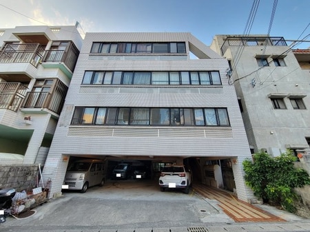 センチュリー泊外観写真