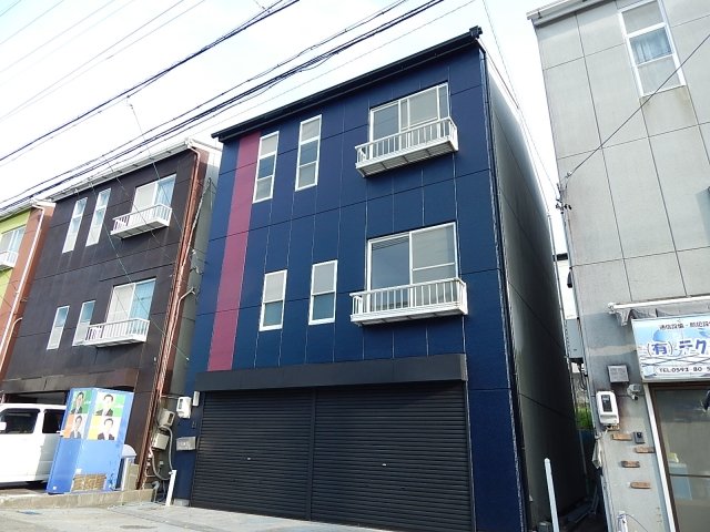 江島ガレージ付貸家