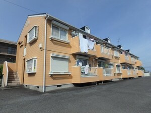 ハイツドヌールA棟外観写真