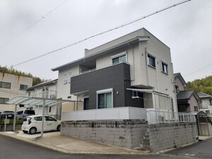 蓮花寺貸家外観写真