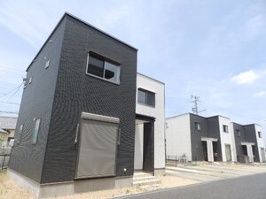 フロル２２菰野外観写真
