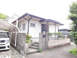 安濃町　清水ヶ丘団地貸家外観写真