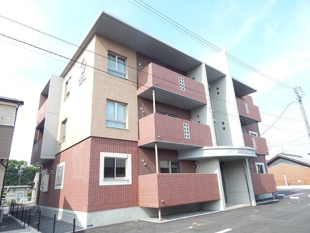 エストレーラ・ソルナの物件外観写真