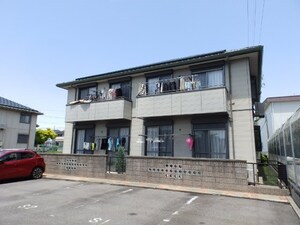 ＳＴ．ＭＡＲＩＮＥＲＳ　ＣＲＡＤＬＥ　Ａ棟外観写真