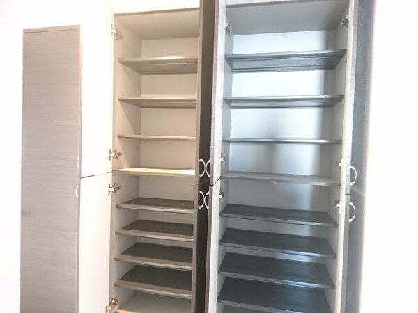 玄関(広々玄関シューズＢＯＸ♪)