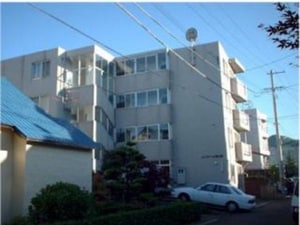メゾンドール宮の森外観写真