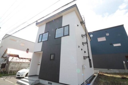 山の手６条５丁目３－２２貸家外観写真