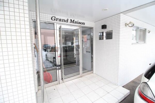 エントランス(建物入り口♪)