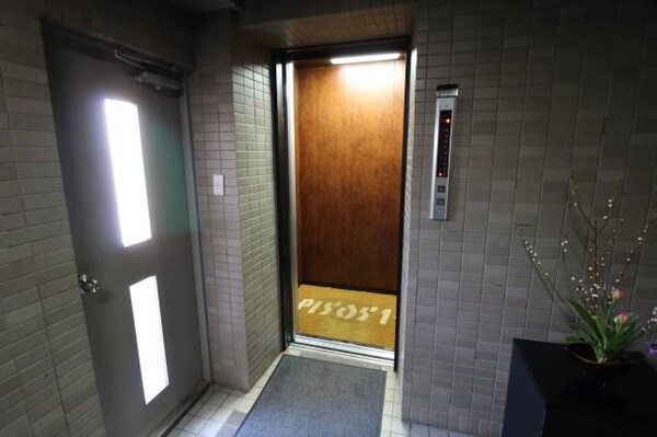 その他共有部分(エレベーター完備♪)