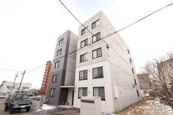建物外観(鉄筋５階建て♪)