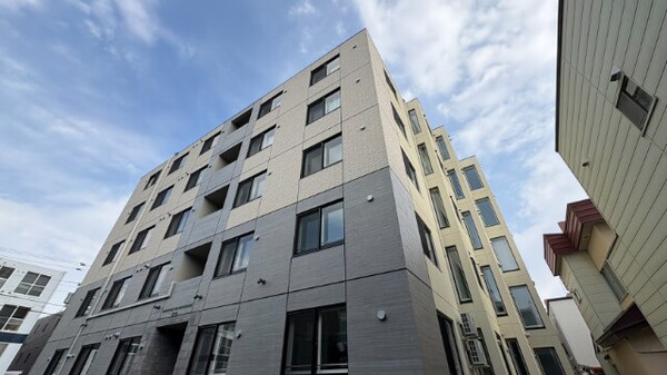 建物外観(5階建てRC造♪)