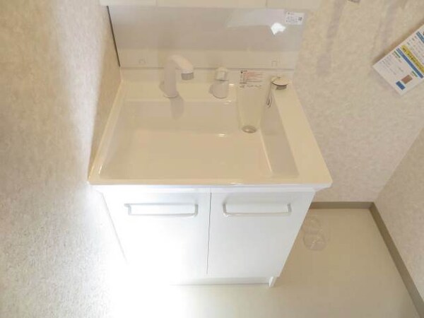 洗面所(洗髪も出来る人気の洗面所です！)